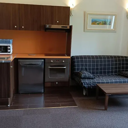 T3 Dans Château Avec Piscine Et Sauna à - 6 Pers, 55m² - Fr-1-165b-32 *