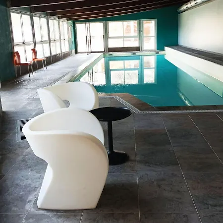 T3 Dans Château Avec Piscine Et Sauna à - 6 Pers, 55m² - Fr-1-165b-32 Jausiers